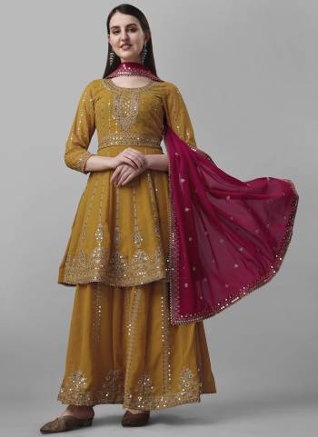 Garb These Salwar Suit in Fine Colored Pair With Bottom And Dupatta.These Top Are Faux Georgette And Bottom Are Fabricated On Faux Georgette Pair With Faux Georgette Dupatta.Its Beautified With Santoon Inner.Its Beautified With Heavy Designer Embroidery Work.