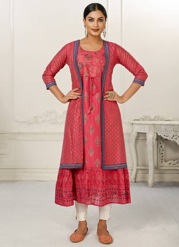 Grab These Beautiful Looking Readymade Long Kurti.These Kurti is Fabricated On Cotton.Its Beautified With Designer Foil Hand Printed With Embroidery Work.