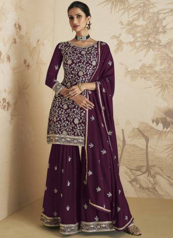 Garb These Designer Sharara Suits in Fine Colored Pair With Dupatta.These Top Are Georgette And Dupatta Are Fabricated On Georgette Pair With Georgette Bottom.Its Beautified With Heavy Designer Thread,Jari Embroidery Work.