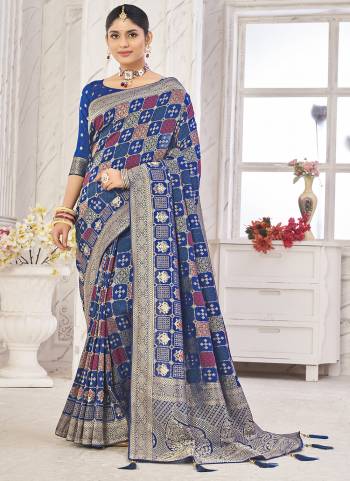 Attrective These Saree in Fine Colored Pair With Blouse.These Saree and Blouse Are Fabricated On Dola Silk.Its Beautified With Wevon Jacquard Designer.