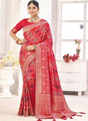 Attrective These Saree in Fine Colored Pair With Blouse.These Saree and Blouse Are Fabricated On Dola Silk.Its Beautified With Wevon Jacquard Designer.