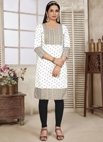 Grab These Beautiful Looking Readymade Long Kurti.These Kurti is Fabricated On Rayon.Its Beautified With Designer Foil Printed.