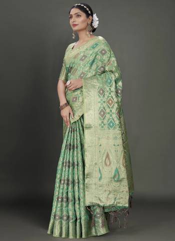 Look Attrective These Designer Party Wear Saree in Fine Colored.These Saree And Blouse is Fabricated On Organza.Its Beautified With Wevon Jari Designer.