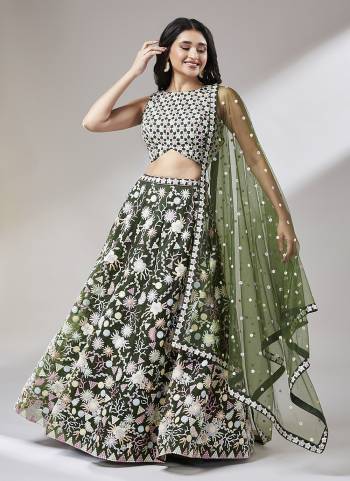 Attrective Looking This Partywear Fine Color Heavy Designer Choli Fabric Are Net And Lahenga Net And Dupatta Net In Fabricated Beautified With Attrective Thread,Sequance Embroidery Work. Buy Now.