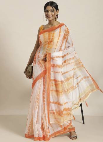 Look Attrective These Party Wear Saree in Fine Colored.These Saree Are Organza And Blouse is Fabricated On Art Silk.Its Beautified With Designer Printed.