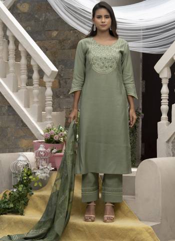 Grab These Beautiful Looking Readymade Suits.These Top And Bottom is Fabricated On Roman Silk And Dupatta Are Viscose Organza.Its Beautified With Designer Embroidery Work.