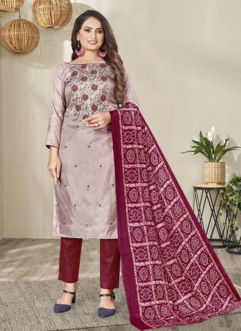 Grab These Suit in Fine Colored Pair With Bottom And Dupatta.These Top Are Zora Silk And Dupatta Are Fabricated On Fancy Pair With Indo Cotton Bottom.Its Beautified With Designer Bandhani Printed, Embroidery Work.