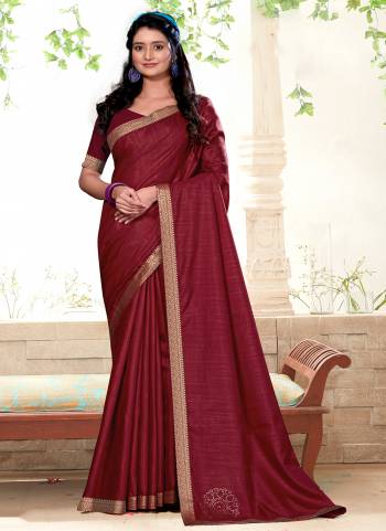 Attrective Saree in Fine Colored.These Saree Are Vichitra And Blouse is Fabricated On Vichitra Pair.