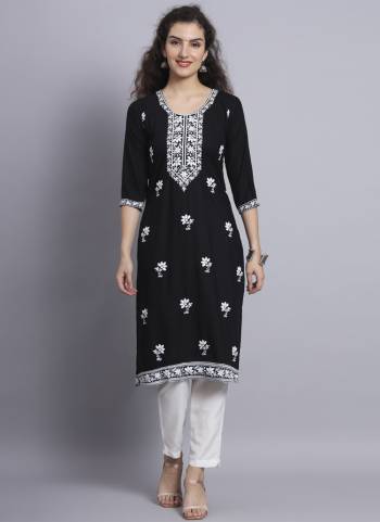 Grab These Beautiful Looking Readymade Long Kurti.These Kurti is Fabricated On Rayon.