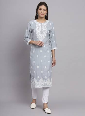 Grab These Beautiful Looking Readymade Long Kurti.These Kurti is Fabricated On Rayon.