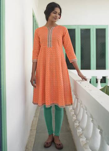 Grab These Beautiful Looking Readymade Long Kurti.These Kurti is Fabricated On Cotton.