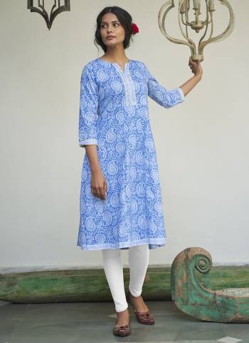 Grab These Beautiful Looking Readymade Long Kurti.These Kurti is Fabricated On Cotton.