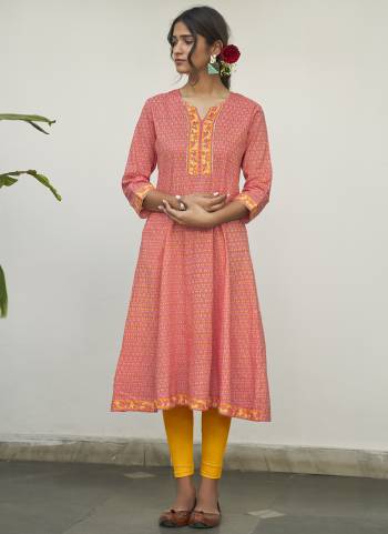 Grab These Beautiful Looking Readymade Long Kurti.These Kurti is Fabricated On Cotton.