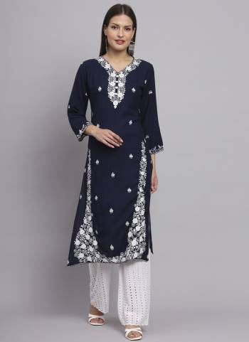 Grab These Beautiful Looking Readymade Long Kurti.These Kurti is Fabricated On Rayon.