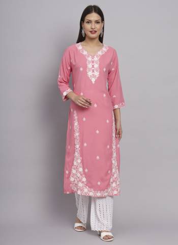 Grab These Beautiful Looking Readymade Long Kurti.These Kurti is Fabricated On Rayon.