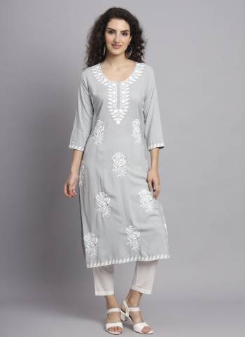 Grab These Beautiful Looking Readymade Long Kurti.These Kurti is Fabricated On Rayon.