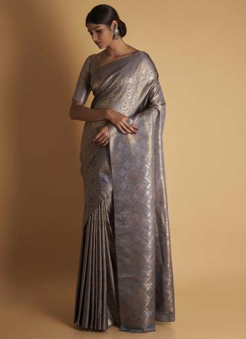 Attrective These  Saree in Fine Colored.These Saree Are Two Tone Kanjivaram Silk And Blouse is Fabricated On Two Tone Kanjivaram Silk Pair.