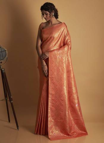 Attrective These  Saree in Fine Colored.These Saree Are Two Tone Kanjivaram Silk And Blouse is Fabricated On Two Tone Kanjivaram Silk Pair.