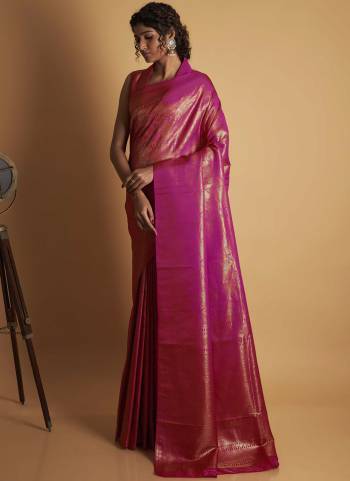 Attrective These  Saree in Fine Colored.These Saree Are Two Tone Kanjivaram Silk And Blouse is Fabricated On Two Tone Kanjivaram Silk Pair.