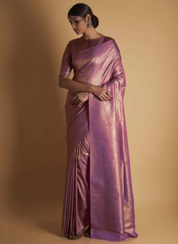 Attrective These  Saree in Fine Colored.These Saree Are Two Tone Kanjivaram Silk And Blouse is Fabricated On Two Tone Kanjivaram Silk Pair.