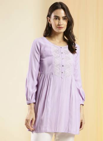 Attrective These Beautiful Looking Readymade Short Kurti.These Kurtis Fabricated On Poly Cotton.Its Beautified With Designer Yoke Embroidery Work.