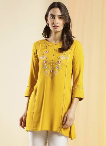 Attrective These Beautiful Looking Readymade Short Kurti.These Kurtis Fabricated On Rayon.Its Beautified With Designer Yoke Embroidery Work.