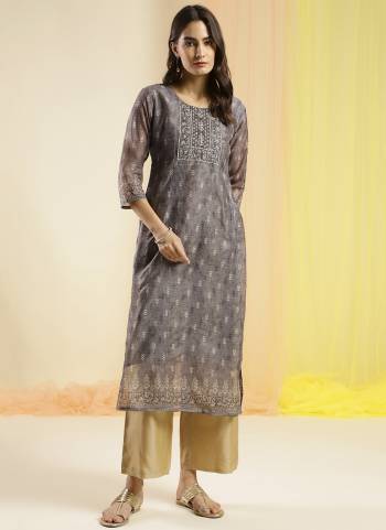 Garb These Beautiful Looking Readymade Kurti.These Kurtis Fabricated On Chinon With Cotton Inner.Its Beautified With Designer Digital Printed With Hand Work.