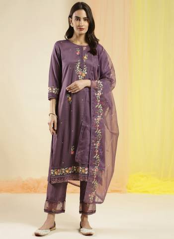 Attrective These Beautiful Looking Readymade Suits.These Top And Bottom Are Chinon And Dupatta Are Organza Fabricated.Its Beautified With Disigner Embroidery Work.