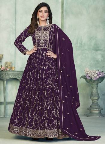 Grab These Designer Anarkali Suit in Fine Colored Pair With Bottom And Dupatta.These Top And Dupatta Are Fabricated On Faux Georgette Pair With Santoon Bottom.Its Beautified With Santoon Inner.Its Beautified With Heavy Designer Embroidery Work.