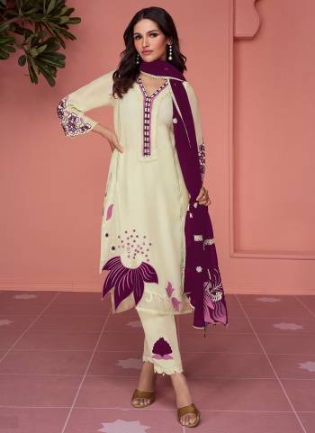 Attrective These Suit in Fine Colored Pair With Bottom And Dupatta.These Top And Bottom Are Faux Georgette And Pair With Faux Georgette Dupatta.Its Beautified With Santoon Inner.Its Beautified With Heavy Designer Thread,Mirror Floral Embroidery Work.