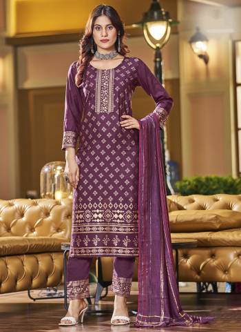 Grab These Beautiful Looking Readymade Suits With Dupatta.These Suit is Fabricated On Top And Bottom Are Rayon And Fancy Fabric Dupatta .Its Beautified With Designer Printed.