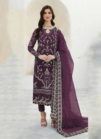 Attrective These Designer Suit in Fine Colored Pair With Bottom And Dupatta.These Top And Dupatta Are Fabricated On Faux Georgette Pair With Santoon Bottom.Its Beautified With Santoon Inner.Its Beautified With Designer Floral Embroidery Work.