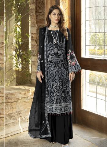 Attrective These Designer Suit in Fine Colored Pair With Bottom And Dupatta.These Top And Dupatta Are Fabricated On Faux Georgette Pair With Santoon Bottom.Its Beautified With Santoon Inner.Its Beautified With Heavy Designer Embroidery Work.