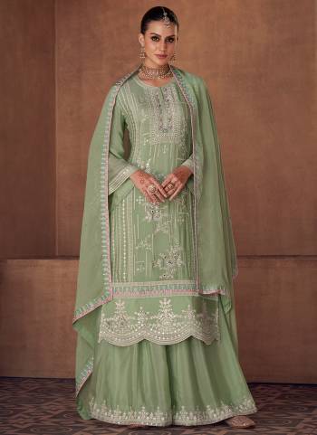 Attrective These Plazzo Suit in Fine Colored Pair With Bottom And Dupatta.These Top And Dupatta Are Fabricated On Faux Georgette Pair With Faux Georgette Bottom.Its Beautified With Santoon Inner.Its Beautified With Heavy Designer Embroidery Work.