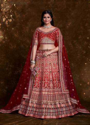 For A Designer Look,Grab These Lehenga Choli in Fine Colored.These Lehenga And Choli Are Fabricated On Art Silk Pair With Soft Net Dupatta.Its Beautified With Heavy Designer Embroidery,Zarkan Work.