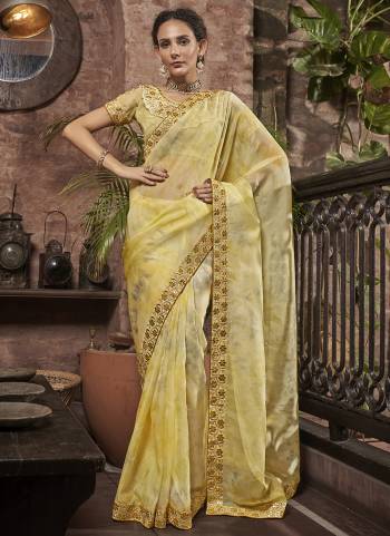 Garb These Designer Party Wear Saree in Fine Colored.These Saree Are Organza And Blouse is Fabricated On Art Silk Pair.Its Beautified Digital Printed,Embroidery Work Blouse,Border.