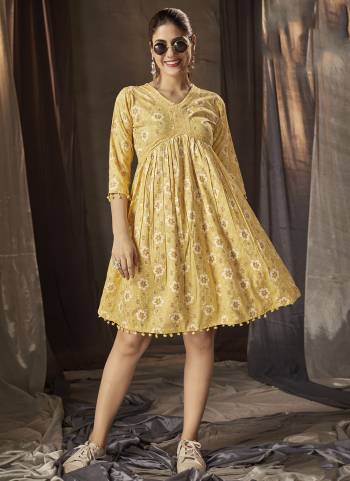 Attrective Looking These Beautiful Looking Readymade Kurti.These Kurti is Fabricated On Rayon.Its Beautified With Designer Printed With Pom Pom.