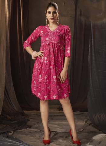 Attrective Looking These Beautiful Looking Readymade Kurti.These Kurti is Fabricated On Rayon.Its Beautified With Designer Printed With Pom Pom.