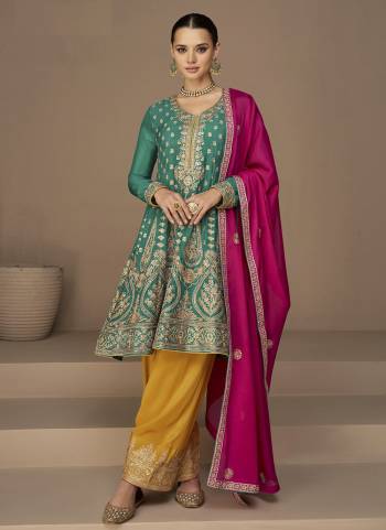 Garb These Designer Suits in Fine Colored Pair With Dupatta.These Top And Dupatta Are Fabricated On Georgette Pair With Georgette Bottom.Its Beautified With Heavy Designer Embroidery Work.