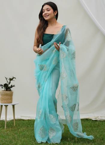 Attrective Looking These Party Wear Saree in Fine Colored.These Saree Are Organza And Blouse is Fabricated On Art Silk.Its Beautified With Designer Sequance Embroidery Work.