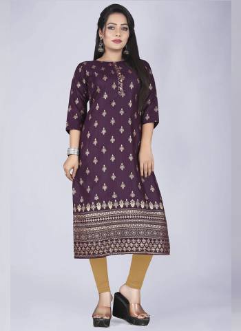 Attrective These Beautiful Looking Readymade Kurti.These Kurti is Fabricated On Cotton Blend.Its Beautified With Designer Foil Printed.