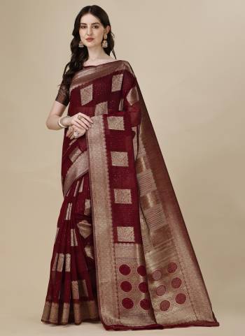 Grab These Festive Wear Saree in Fine Colored.These Saree is Fabricated On Cotton Linen Pair With Cotton Blouse.Its Beautified With Wevon Designer,Sequance Work.