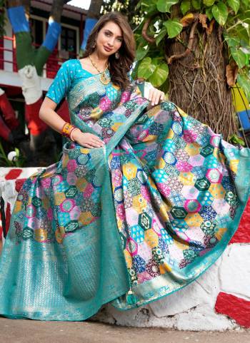 Grab These Festive Wear Saree in Fine Colored.These Saree Is Fabricated On Silk Pair With Silk Blouse.Its Beautified With Heavy Weaving Jari Designer.