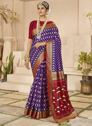 Garb These Party Wear Saree in Fine Colored.These Saree And Blouse is Fabricated On Cotton Silk Pair.Its Beautified With Weavon Designer With Chevron Printed.