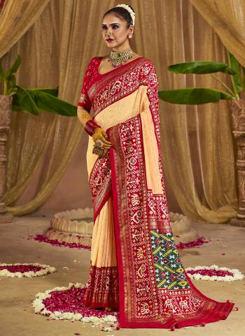 Attrective Looking These Party Wear Saree in Fine Colored.These Saree Are Georgette And Blouse is Fabricated On Cotton Silk Pair.Its Beautified With Weavon Designer With Chikankari Embroidery Work.