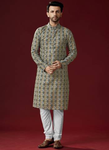 Grab These Festive Wear Mans Wear Kurta With Payjama in Fine Colored.These Kurta Payjama is Fabricated On Cotton.Its Beautified With Designer Printed.