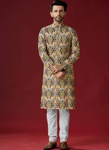 Grab These Festive Wear Mans Wear Kurta With Payjama in Fine Colored.These Kurta Payjama is Fabricated On Cotton.Its Beautified With Designer Printed.