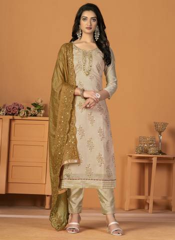 Grab These Suit in Fine Colored Pair With Bottom And Dupatta.These Top Are Modal Silk And Dupatta Are Fabricated On Nazmin Pair With Santoon Bottom.Its Beautified With Santoon Inner.Its Beautified With Designer Printed,Embroidery Work.