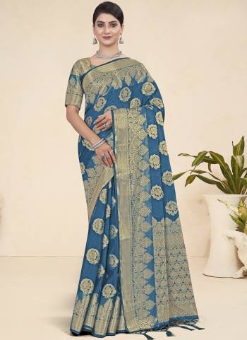 Attrective Looking These Fastival Saree in Fine Colored.These Saree And Blouse is Fabricated On Heavy Viscose.Its Beautified With Heavy Weaving Designer Rich Pallu Butti.