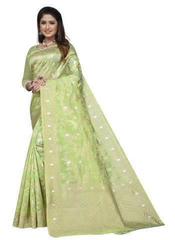 Grab These Festive Wear Saree in Fine Colored.These Saree is Fabricated On Organza Pair With Organza Blouse.Its Beautified With Wevon Jari Designer.